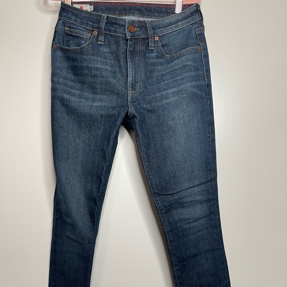 DAKOTA SKINNY